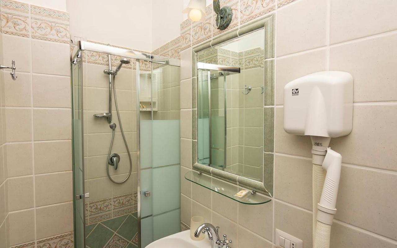 Double Room Terrace,1364358674:JPEG